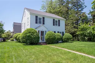27 Red Cross Ave, Newport, RI 02840 - Photo 2