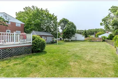 339 Beverage Hill Avenue, Pawtucket, RI 02861 - Photo 42