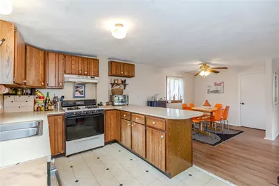 339 Beverage Hill Avenue, Pawtucket, RI 02861 - Photo 16