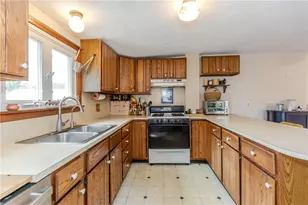 339 Beverage Hill Ave, Pawtucket, RI 02861 - Photo 20