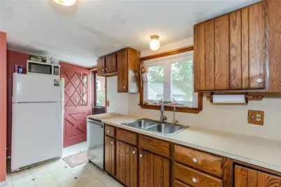 339 Beverage Hill Avenue, Pawtucket, RI 02861 - Photo 18