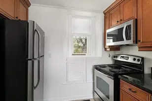 77 Coggeshall Ave, Newport, RI 02840 - Photo 6