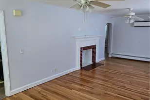 839 Greenwich Ave, Warwick, RI 02886 - Photo 4