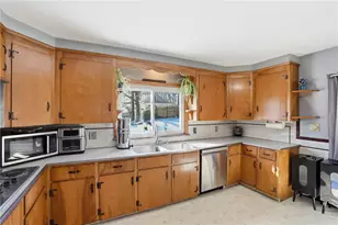 48 Rowley St, Providence, RI 02909 - Photo 12