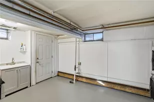 48 Rowley St, Providence, RI 02909 - Photo 32