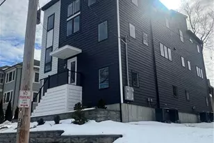 152 Colonial Rd, Providence, RI 02906 - Photo 4