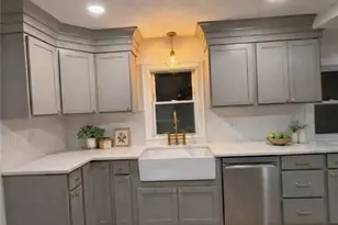 228 3rd Ave, Warwick, RI 02888 - Photo 6