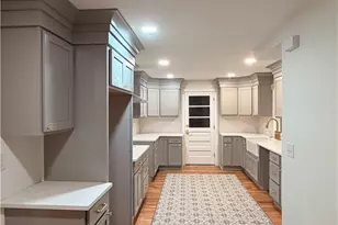 228 3rd Ave, Warwick, RI 02888 - Photo 2