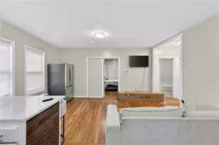 556 Admiral St, Providence, RI 02908 - Photo 6