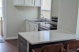 556 Admiral St, Providence, RI 02908 - Photo 1