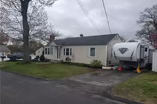 38 Rowe Ave, Warwick, RI 02889 - Photo 2