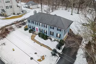 32 Starr Dr W, Narragansett, RI 02882 - Photo 4