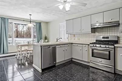 32 Starr Drive W, Narragansett, RI 02882 - Photo 16