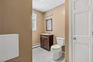 32 Starr Dr W, Narragansett, RI 02882 - Photo 40