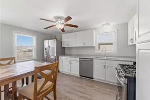 76 Lake St, Pawtucket, RI 02860 - Photo 6