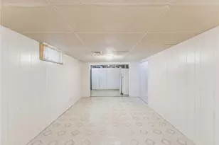 76 Lake St, Pawtucket, RI 02860 - Photo 14