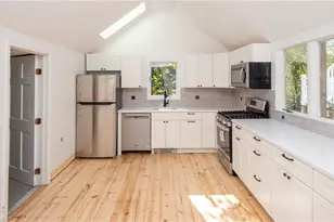 8 Pleasant St, Newport, RI 02840 - Photo 8