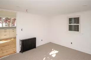 8 Pleasant St, Newport, RI 02840 - Photo 16