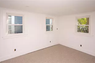 8 Pleasant St, Newport, RI 02840 - Photo 14