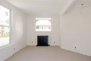 8 Pleasant St, Newport, RI 02840 - Photo 32