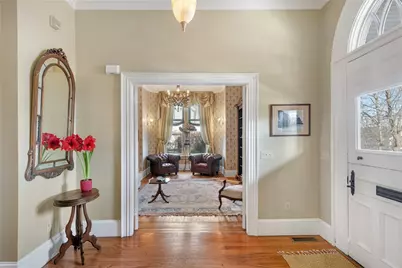 287 Gibbs Avenue, Newport, RI 02840 - Photo 2