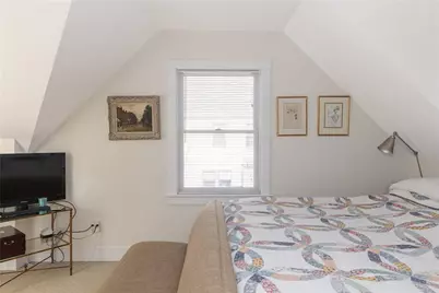 31 Edward Street, Newport, RI 02840 - Photo 16