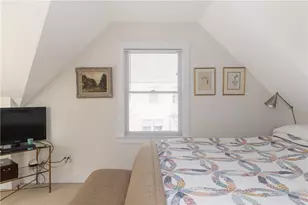 31 Edward St, Newport, RI 02840 - Photo 16