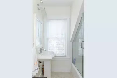 31 Edward Street, Newport, RI 02840 - Photo 20