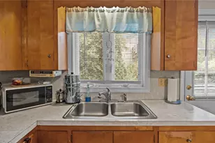 1533 E Main Rd, Portsmouth, RI 02871 - Photo 36