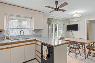 1533 E Main Rd, Portsmouth, RI 02871 - Photo 12