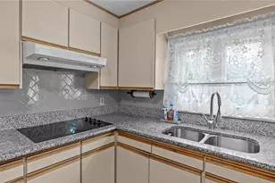 1533 E Main Rd, Portsmouth, RI 02871 - Photo 10