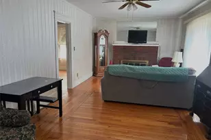 54 Holburn Ave, Cranston, RI 02910 - Photo 4