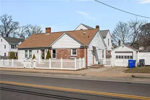 425 Park Ave, Cranston, RI 02910 - Photo 2