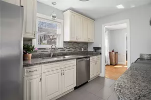 425 Park Ave, Cranston, RI 02910 - Photo 14