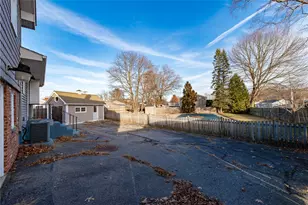1020 Warwick Ave, Warwick, RI 02888 - Photo 10