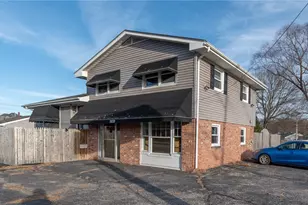 1020 Warwick Ave, Warwick, RI 02888 - Photo 2