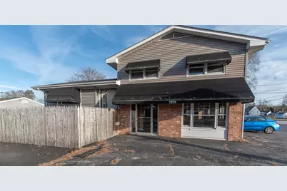 1020 Warwick Avenue, Warwick, RI 02888 - Photo 1