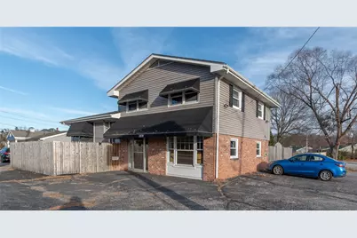 1020 Warwick Avenue, Warwick, RI 02888 - Photo 2