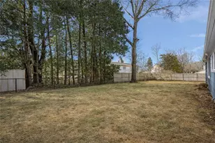 6 Conway Dr, Barrington, RI 02806 - Photo 2