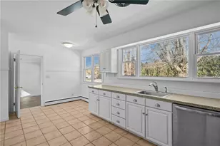 6 Conway Dr, Barrington, RI 02806 - Photo 8