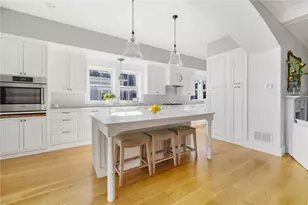 131 Eustis Ave, Newport, RI 02840 - Photo 8