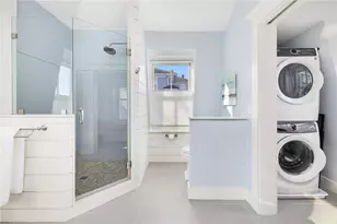 131 Eustis Ave, Newport, RI 02840 - Photo 38