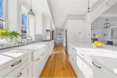 131 Eustis Avenue, Newport, RI 02840 - Photo 6