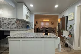 10 Spooner St, Providence, RI 02907 - Photo 18