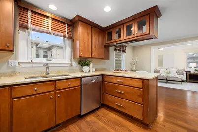 22 Miles Avenue #8, Providence, RI 02906 - Photo 6