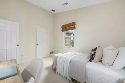 22 Miles Avenue #8, Providence, RI 02906 - Photo 32