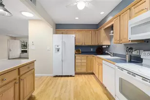 302 Chatham Cir, Warwick, RI 02886 - Photo 12