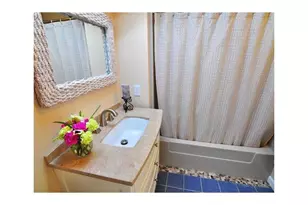 26 Peggy Ln, Portsmouth, RI 02871 - Photo 10