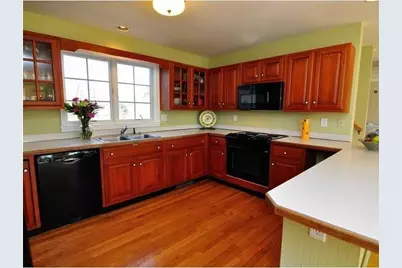 26 Peggy Lane, Portsmouth, RI 02871 - Photo 2