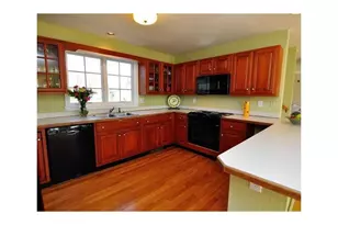 26 Peggy Ln, Portsmouth, RI 02871 - Photo 2